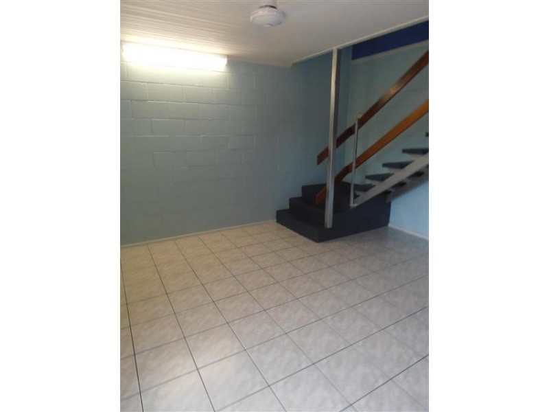 7/174 Harold Street, West End QLD 4810