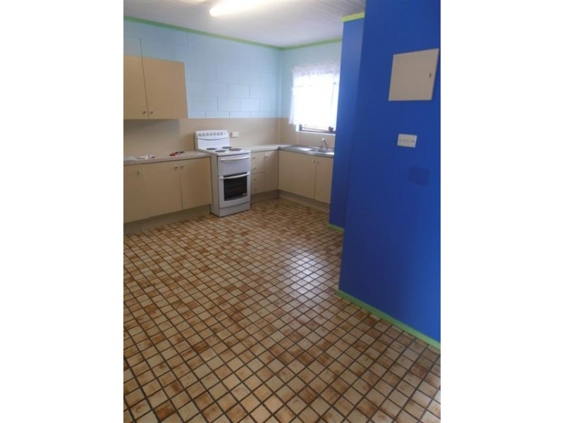 7/174 Harold Street, West End QLD 4810