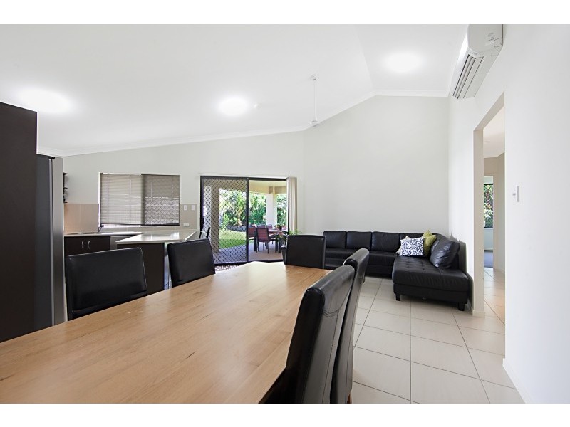 8 Browning Street, Mount Louisa QLD 4814