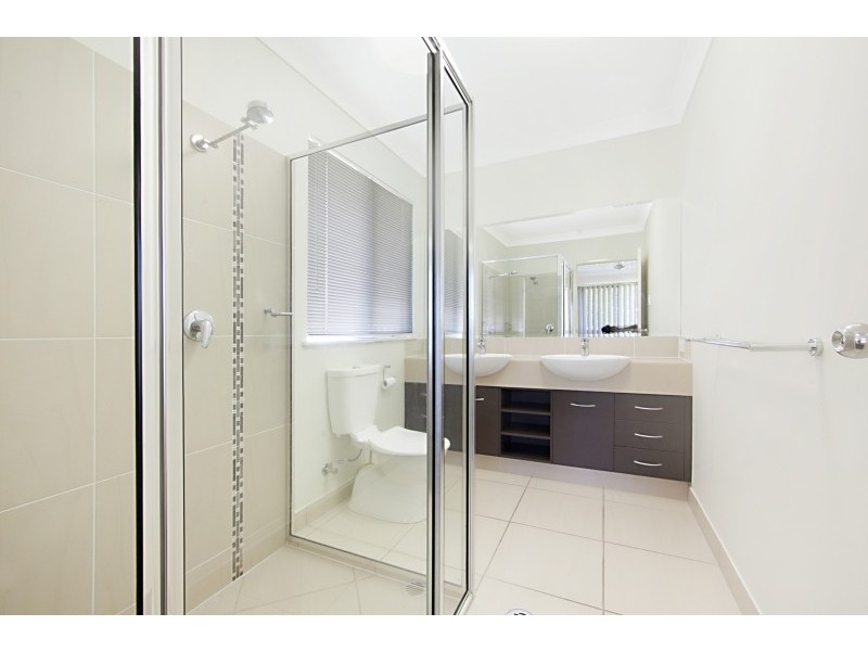 8 Browning Street, Mount Louisa QLD 4814