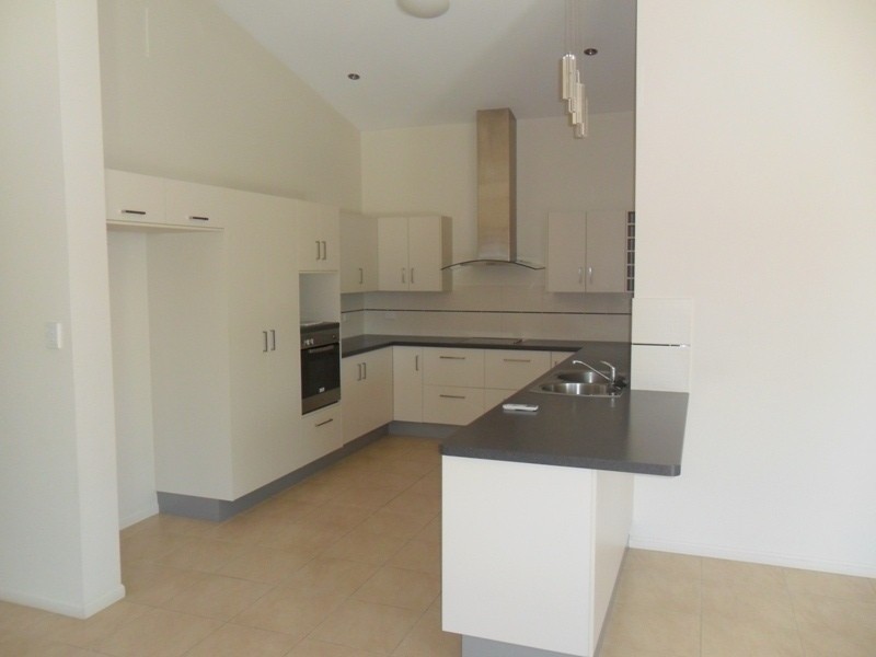 5 Rangeleigh Court, Mount Louisa QLD 4814