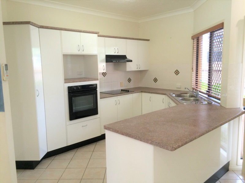 6 Bartels close, Kirwan QLD 4817