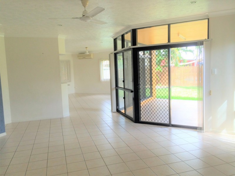 6 Bartels close, Kirwan QLD 4817