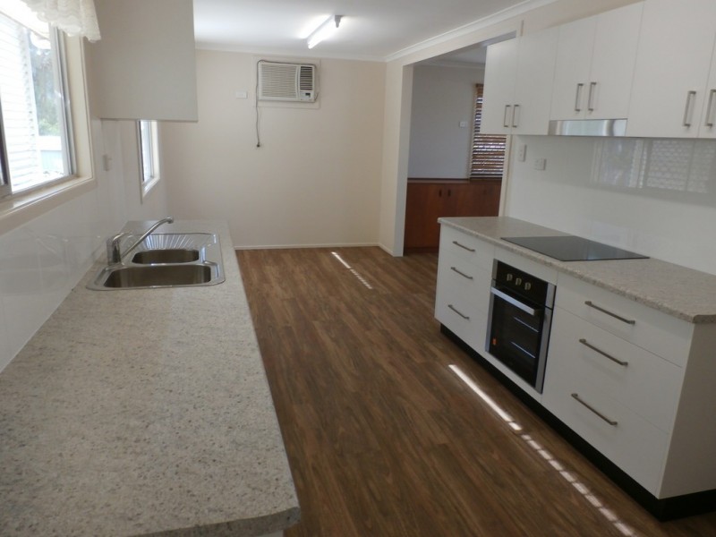 37 Farrell Street, Kirwan QLD 4817