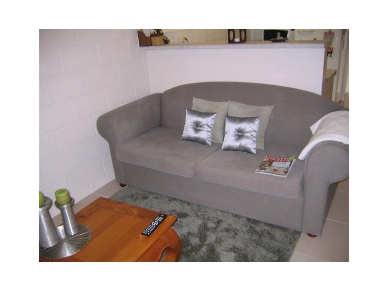 3/36 Henry Street, West End QLD 4810