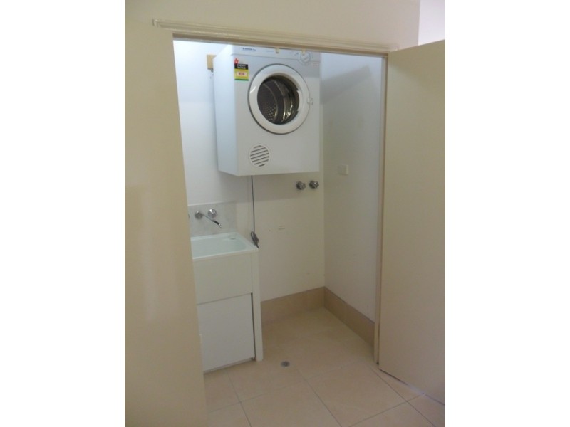 3/36 Henry Street, West End QLD 4810