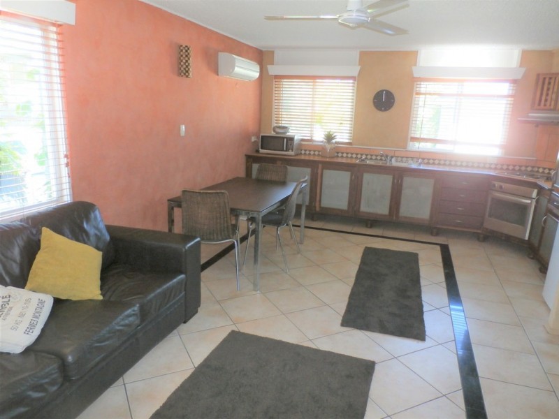 8/98 The Strand, North Ward QLD 4810