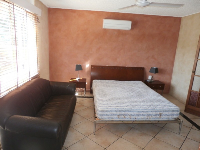 8/98 The Strand, North Ward QLD 4810