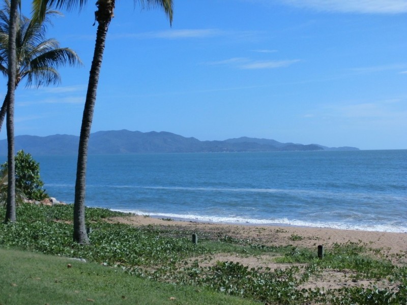 8/98 The Strand, North Ward QLD 4810