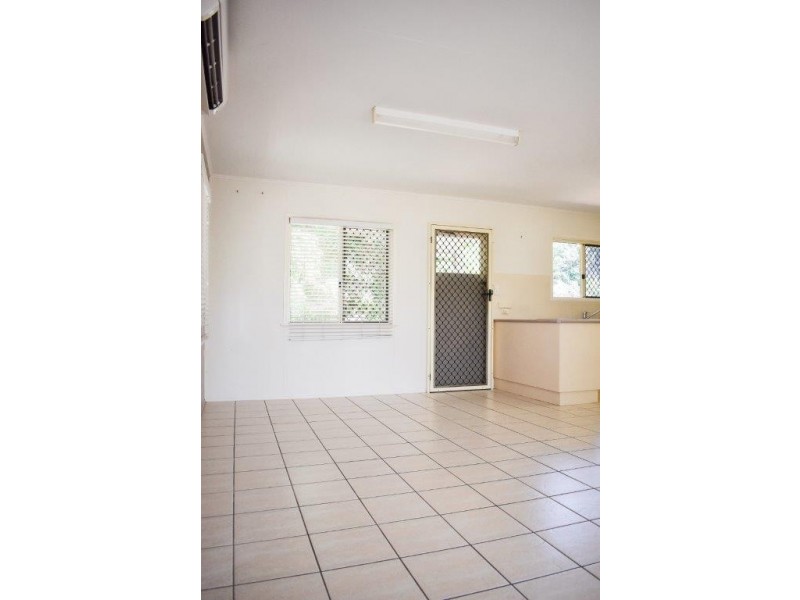 15 Canara Street, Cranbrook QLD 4814