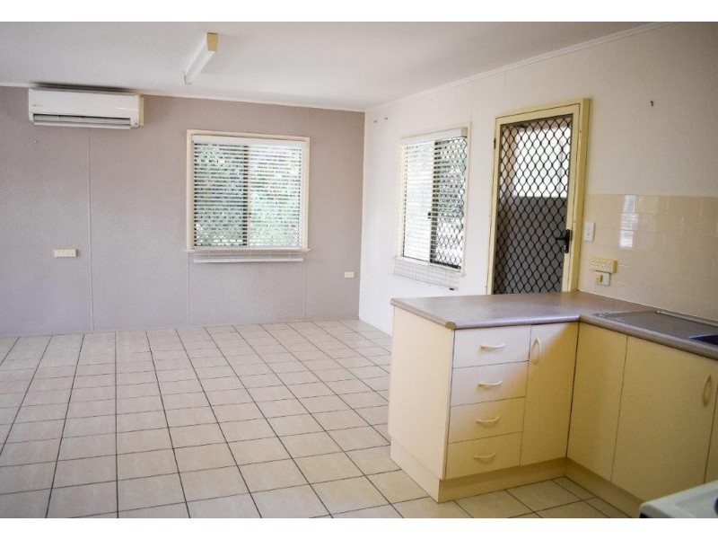 15 Canara Street, Cranbrook QLD 4814