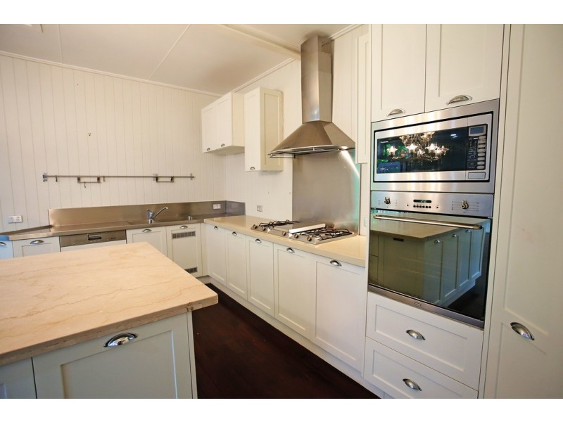 4 Hammond Street, Mysterton QLD 4812