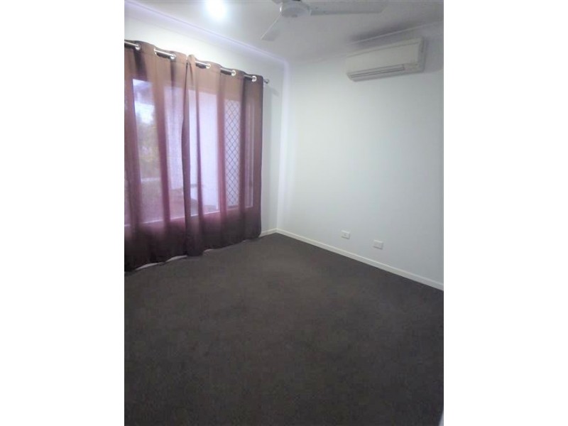 15 Rattray Street, Bushland Beach QLD 4818