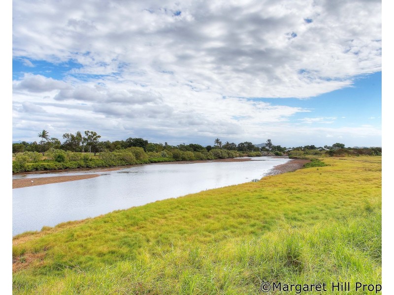 1 & 2 / 9 Intelligence Street, Oonoonba QLD 4811