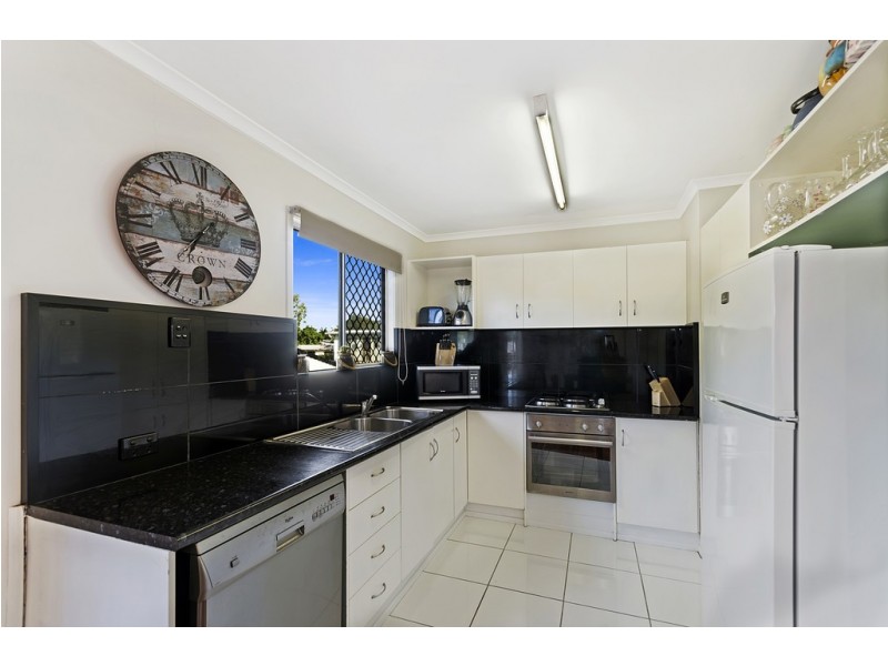 26 Buchanan Street, Mount Louisa QLD 4814