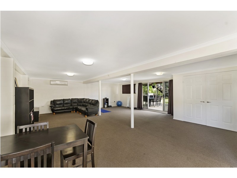 26 Buchanan Street, Mount Louisa QLD 4814