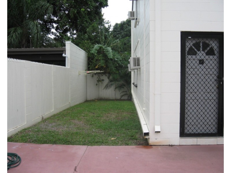 1/7 Warburton Street, North Ward QLD 4810