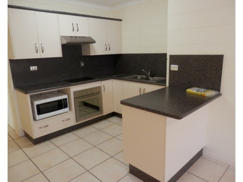 1/7 Warburton Street, North Ward QLD 4810