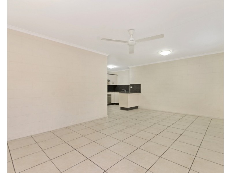 1/7 Warburton Street, North Ward QLD 4810