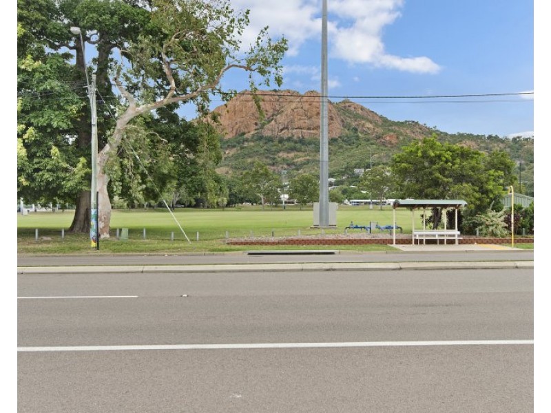 1/7 Warburton Street, North Ward QLD 4810