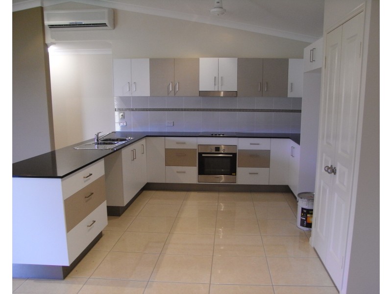 1 Macona Street, Bushland Beach QLD 4818