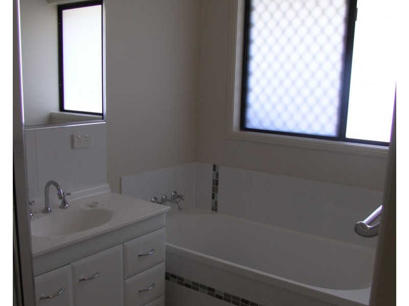 1 Macona Street, Bushland Beach QLD 4818 Floorplan