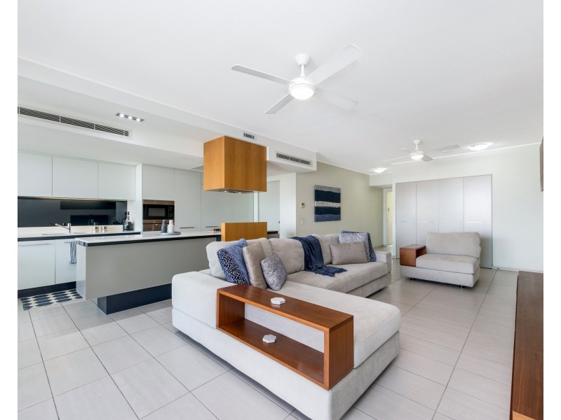 6-24 Mariners Drive, Townsville City QLD 4810