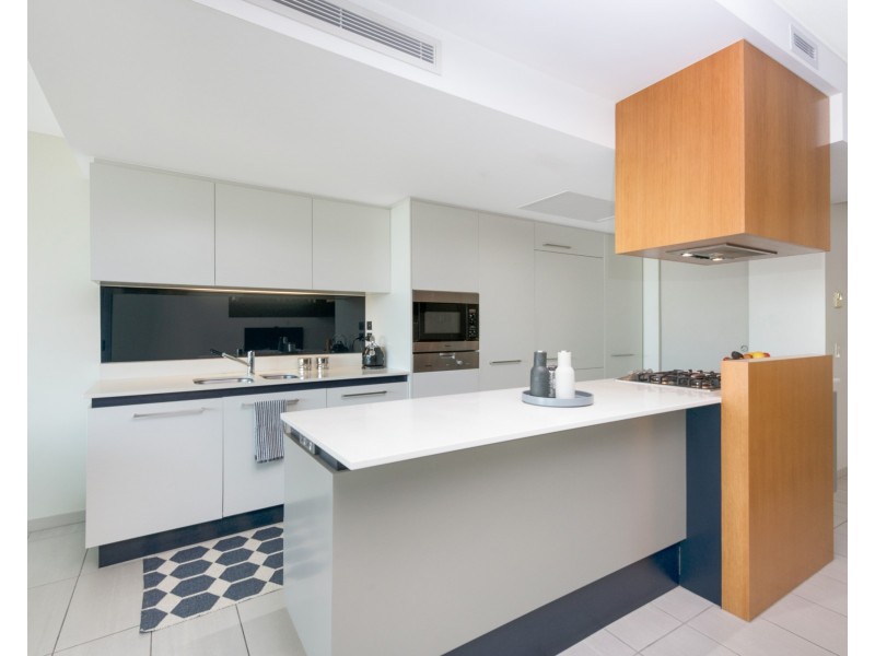 6-24 Mariners Drive, Townsville City QLD 4810