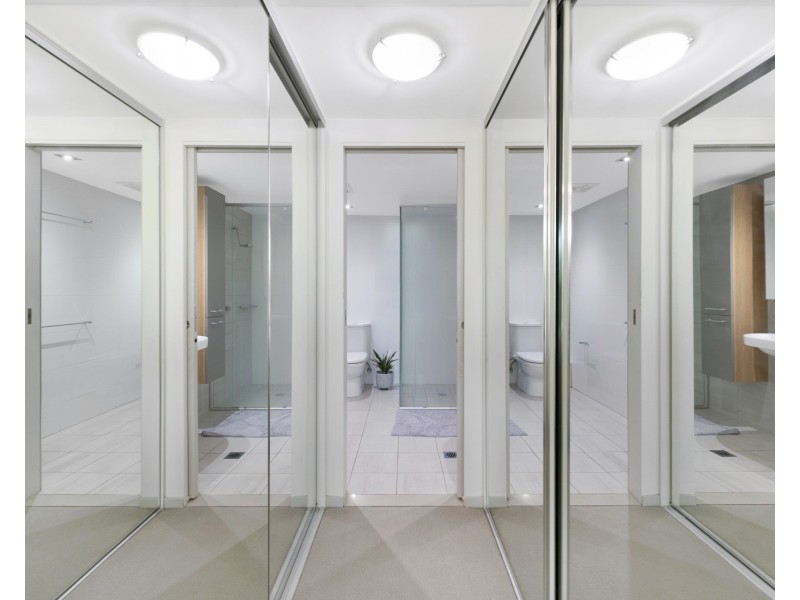 6-24 Mariners Drive, Townsville City QLD 4810