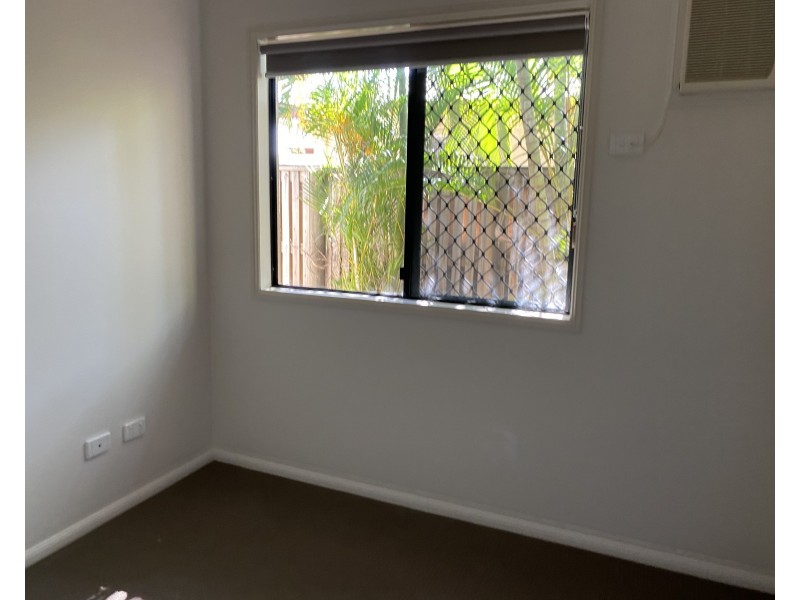 7 Hook Place, Bushland Beach QLD 4818