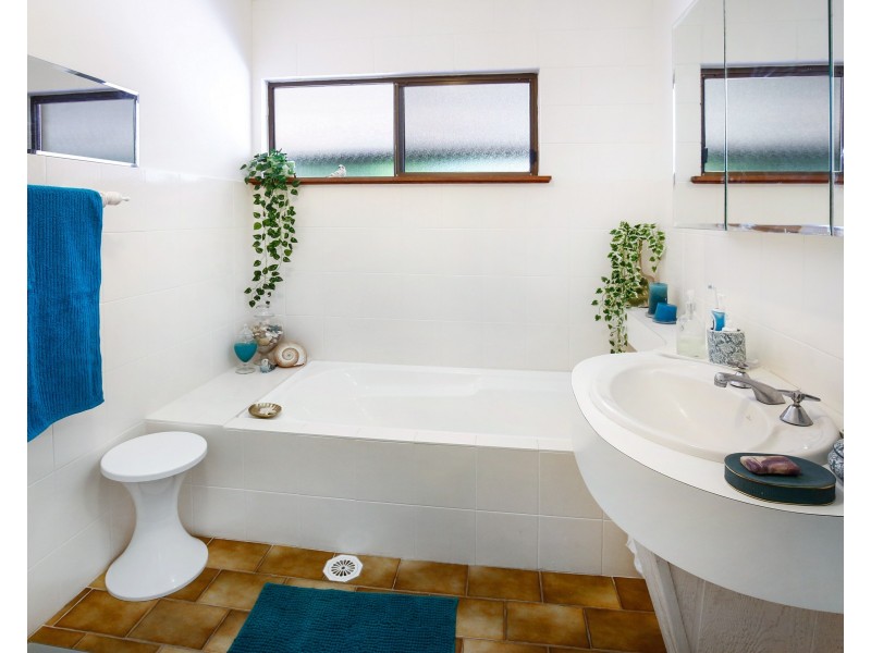 71 Mount Low Parkway, Mount Low QLD 4818