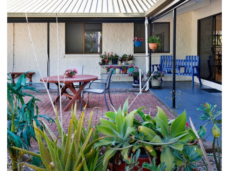 71 Mount Low Parkway, Mount Low QLD 4818