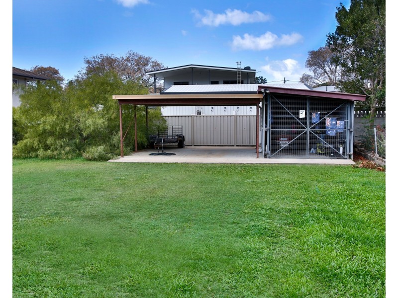 10 Lowth Street, Rosslea QLD 4812