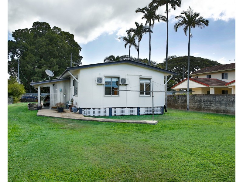 10 Lowth Street, Rosslea QLD 4812