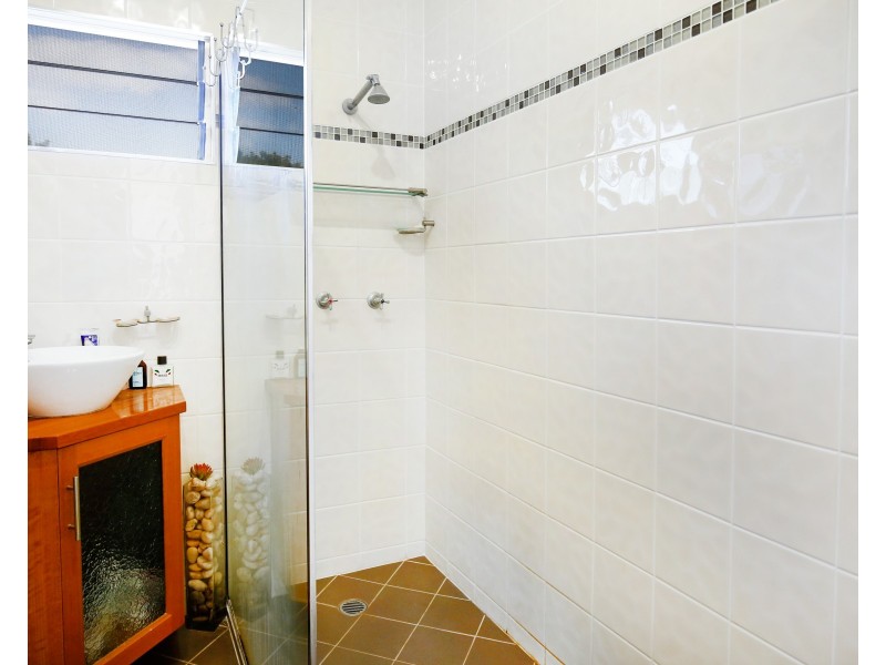 10 Lowth Street, Rosslea QLD 4812