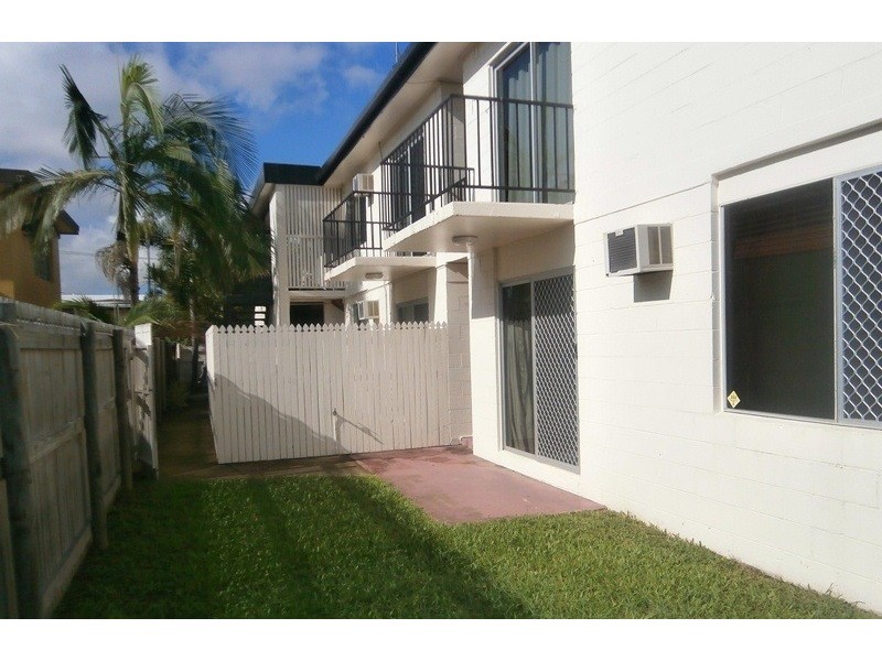 2/17 Maroong Street, Currajong QLD 4812