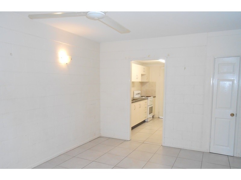 2/17 Maroong Street, Currajong QLD 4812