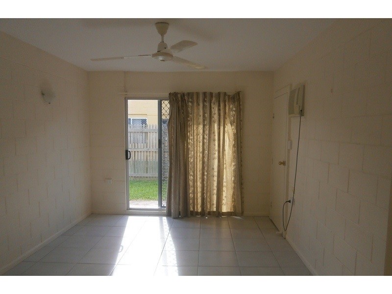 2/17 Maroong Street, Currajong QLD 4812