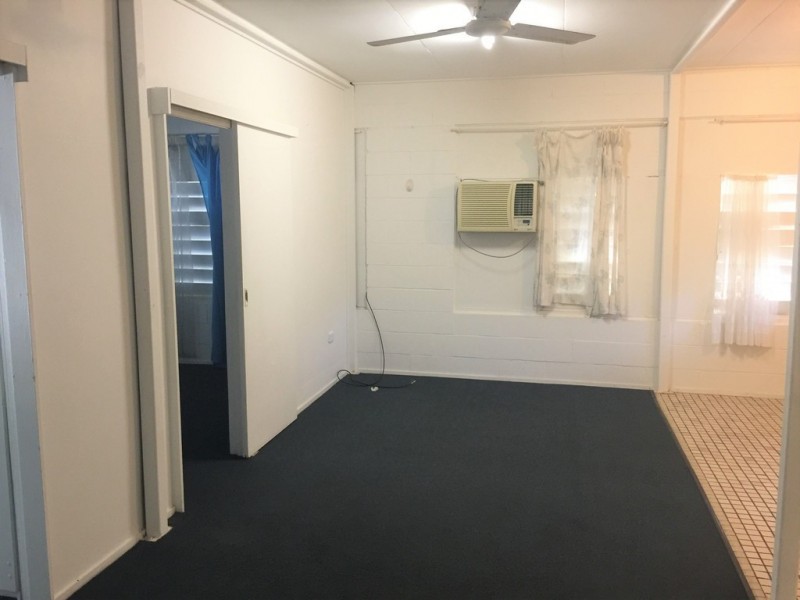 2/34 Coral Street, Saunders Beach QLD 4818