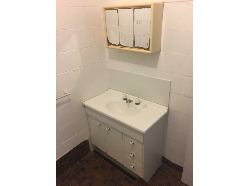 2/34 Coral Street, Saunders Beach QLD 4818