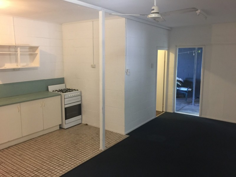 2/34 Coral Street, Saunders Beach QLD 4818