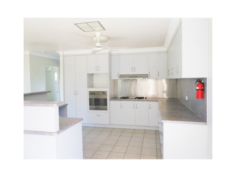 B Valley Road, Oak Valley QLD 4811