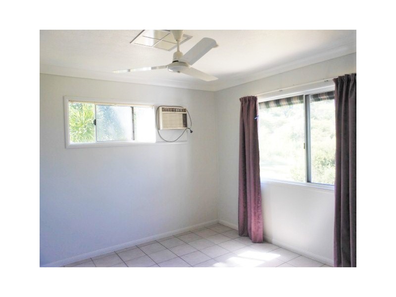 B Valley Road, Oak Valley QLD 4811