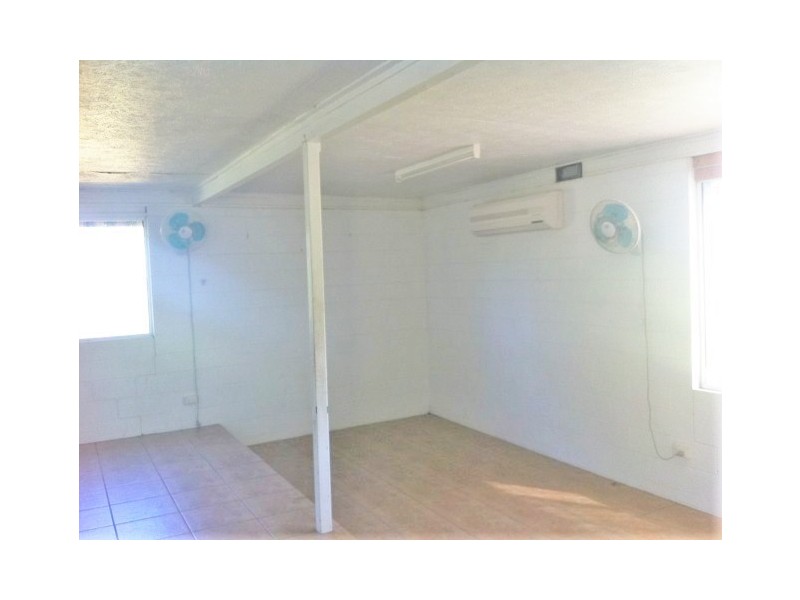 B Valley Road, Oak Valley QLD 4811