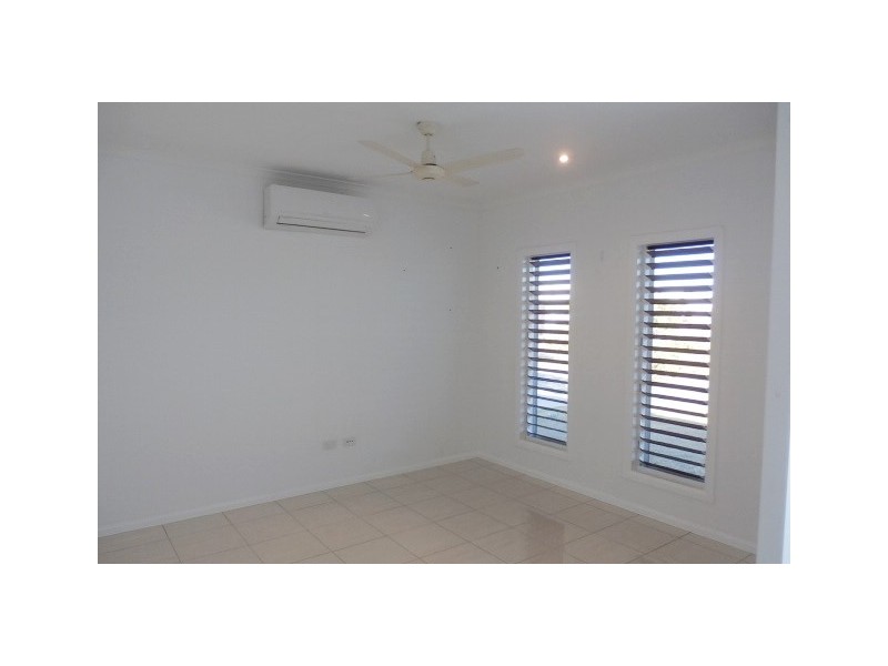 57 Beach Oak Drive, Mount Low QLD 4818