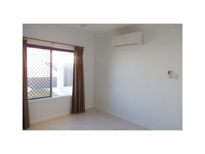 57 Beach Oak Drive, Mount Low QLD 4818