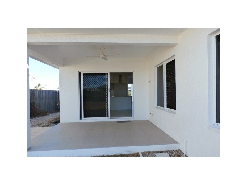 57 Beach Oak Drive, Mount Low QLD 4818