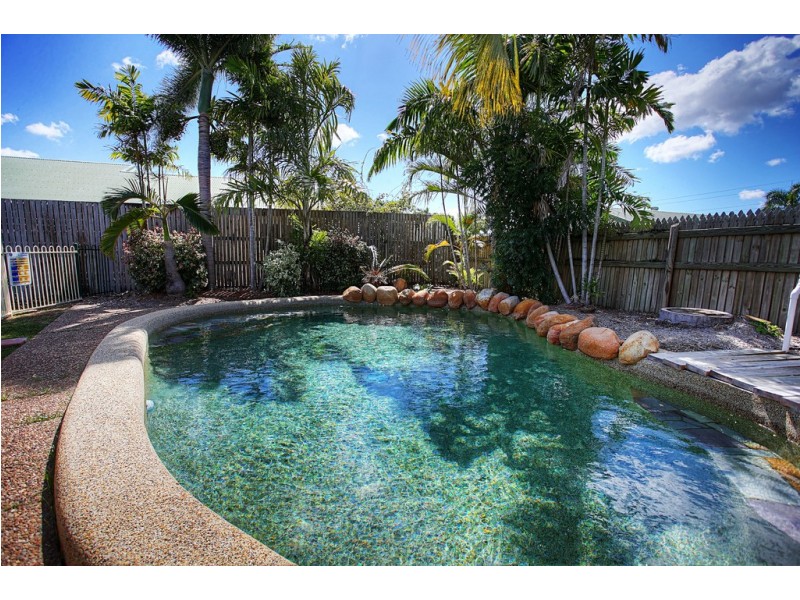 4 Spruce Street, Kirwan QLD 4817