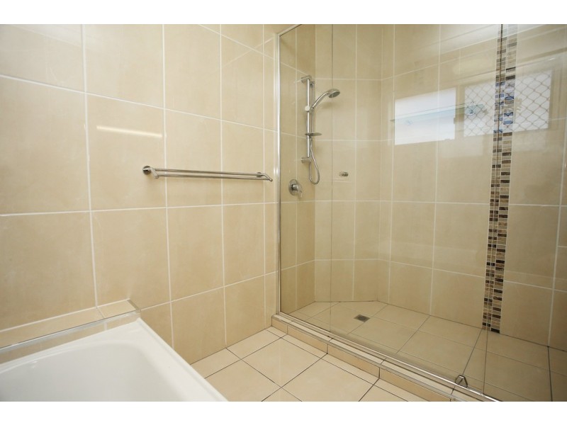 4 Spruce Street, Kirwan QLD 4817