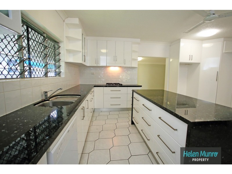 28 The Esplanade, Toolakea QLD 4818